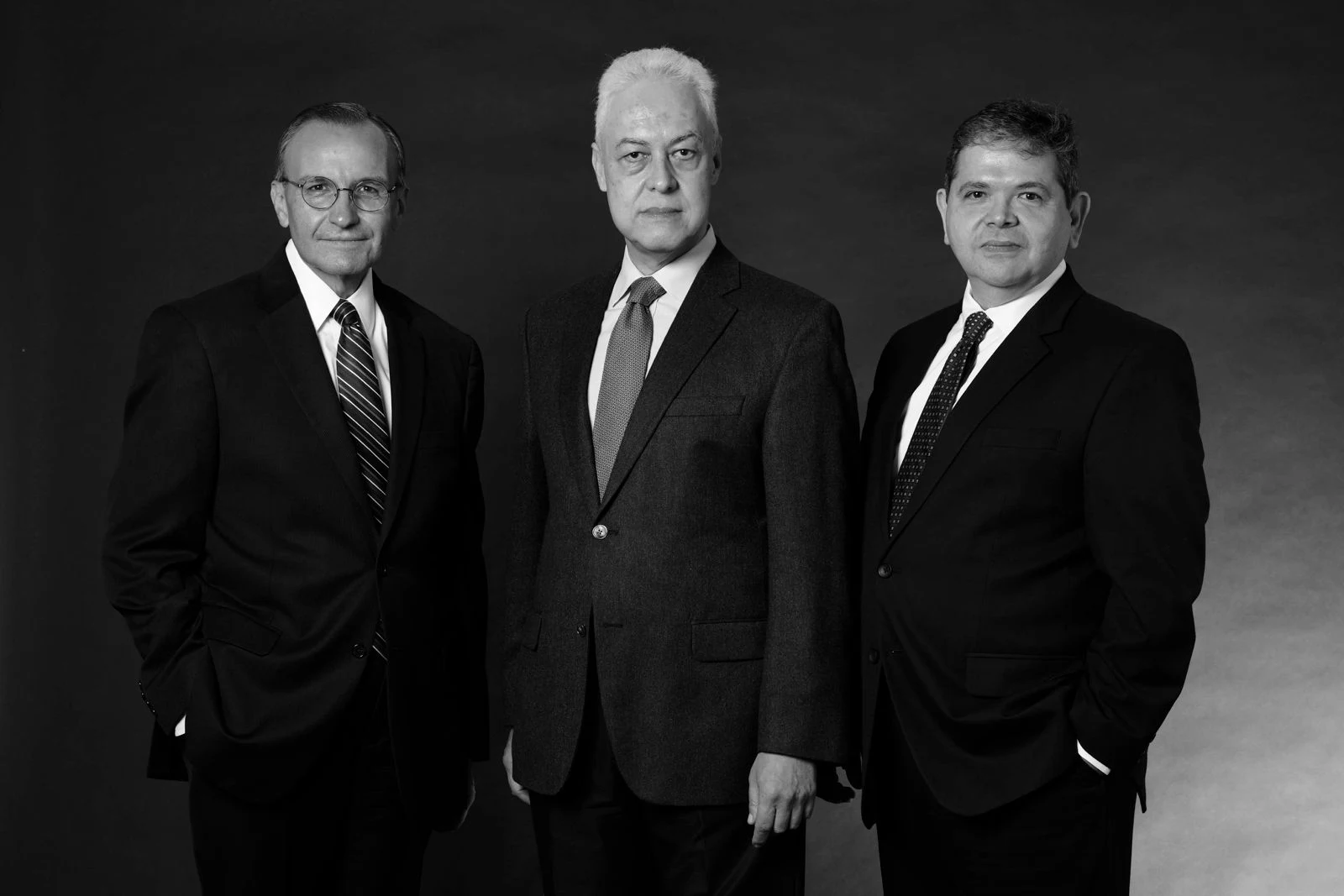 Tres generaciones vinculadas a la historia de la Facultad Libre de Derecho de Monterrey.